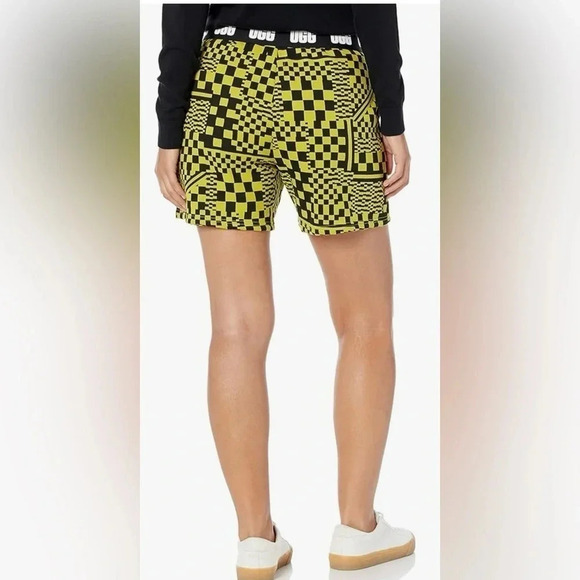 UGG Women's Chrissy Short Checks Size M - Picture 9 of 10